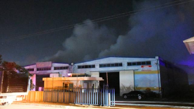 Adana'da tekstil fabrikasında yangın