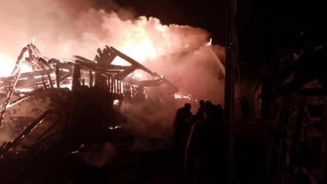 Ankara'da yangın: 8 ev kül oldu