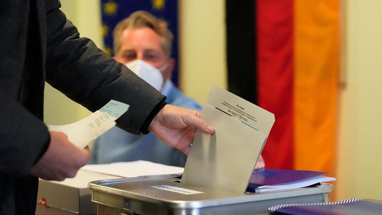 Almanya'da ilk çıkış anket sonuçları belli oldu
