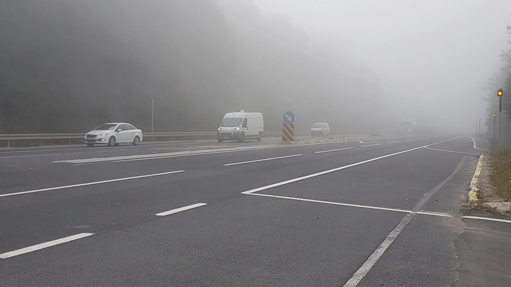 Bolu Dağı'nda yoğun sis ulaşımı etkiledi