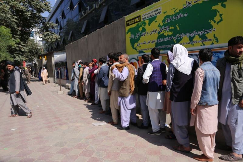 Afganistan'da bankacılık sistemi çökmek üzere