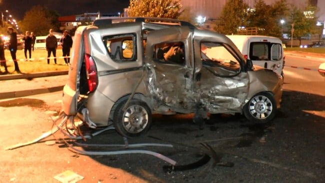 Ümraniye'de alkollü sürücü zincirleme kazada 5 aracı kullanılmaz hale getirdi