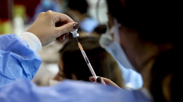 İki doz aşı olanların oranı 22 ilde yüzde 75'i geçti