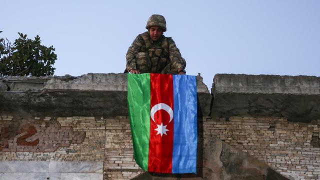 Karabağ'da Ermeniler 1 Azerbaycan askerini şehit etti