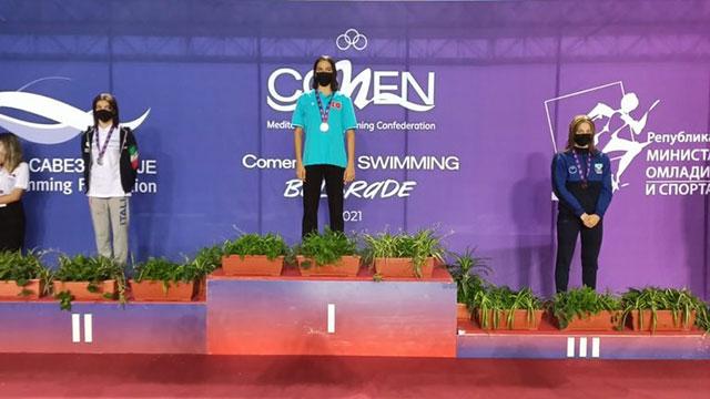 Milli yüzücü Talya Erdoğan'dan Comen Cup'ta birincilik