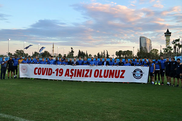 Adana Demirspor'dan aşı mesajı