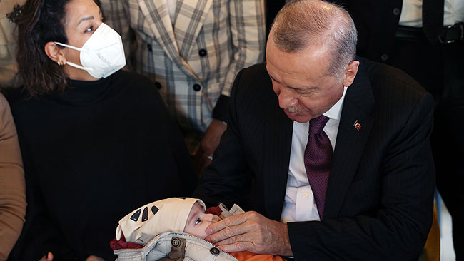 Erdoğan Üsküdar'da bir kafede vatandaşlarla sohbet etti
