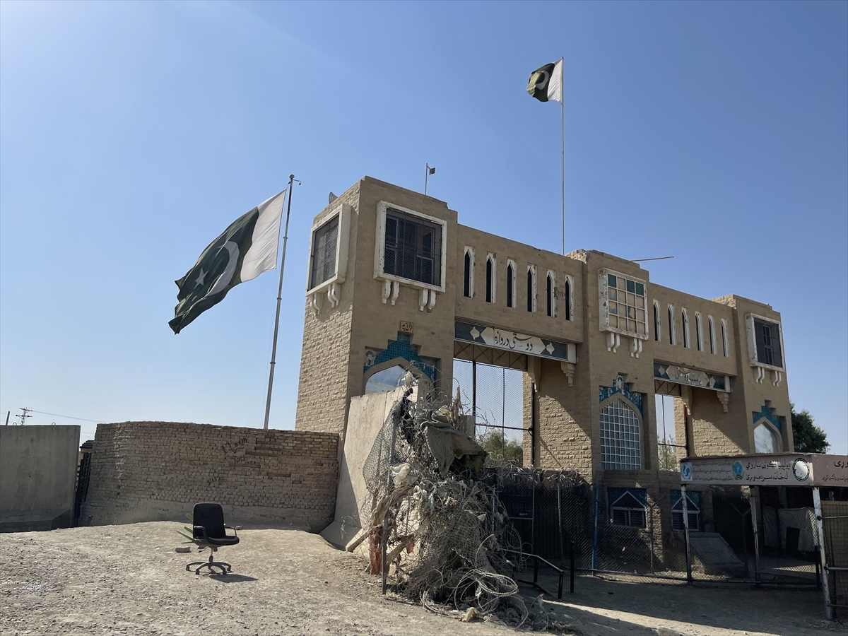 Pakistan ve Afganistan arasındaki Spin Boldak Sınır Kapısı kapatıldı