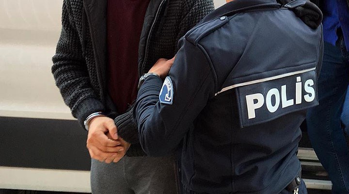 İzmir'de FETÖ soruşturması: Evli çift gözaltına alındı