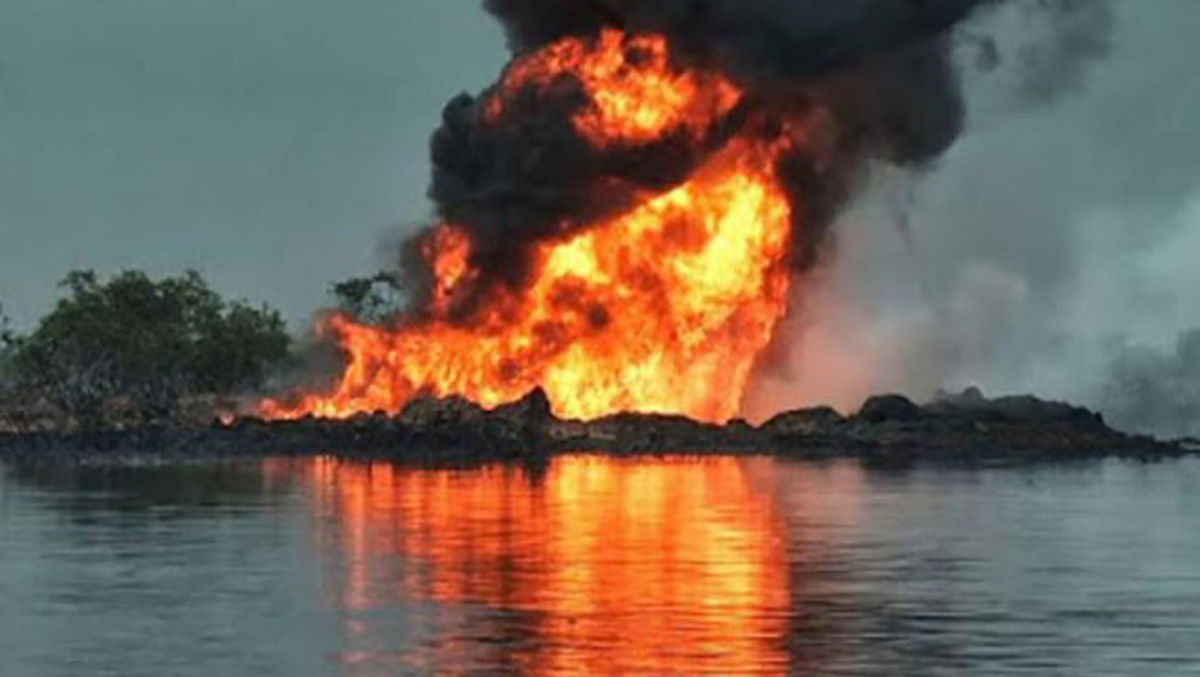 Nijerya'da petrol rafinerisinde patlama: 25 ölü