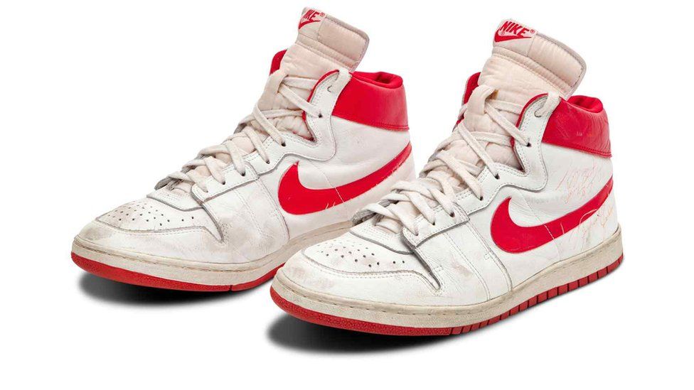 Michael Jordan'ın ayakkabısına rekor fiyat