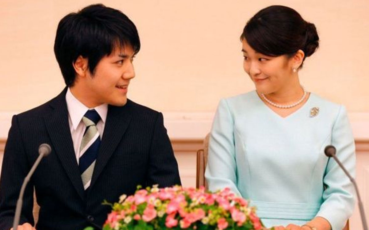 Japonya Prensesi halktan biriyle evlenerek kraliyet statüsünü kaybetti