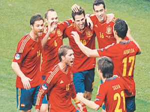 İspanya’dan tarihe geçecek şampiyonluk
