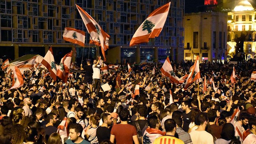 Lübnan'da kamu çalışanları süresiz greve gitti