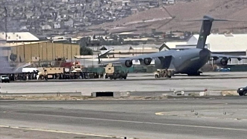 ABD, Tacikistan'a kaçan Afgan pilotları tahliye ediyor
