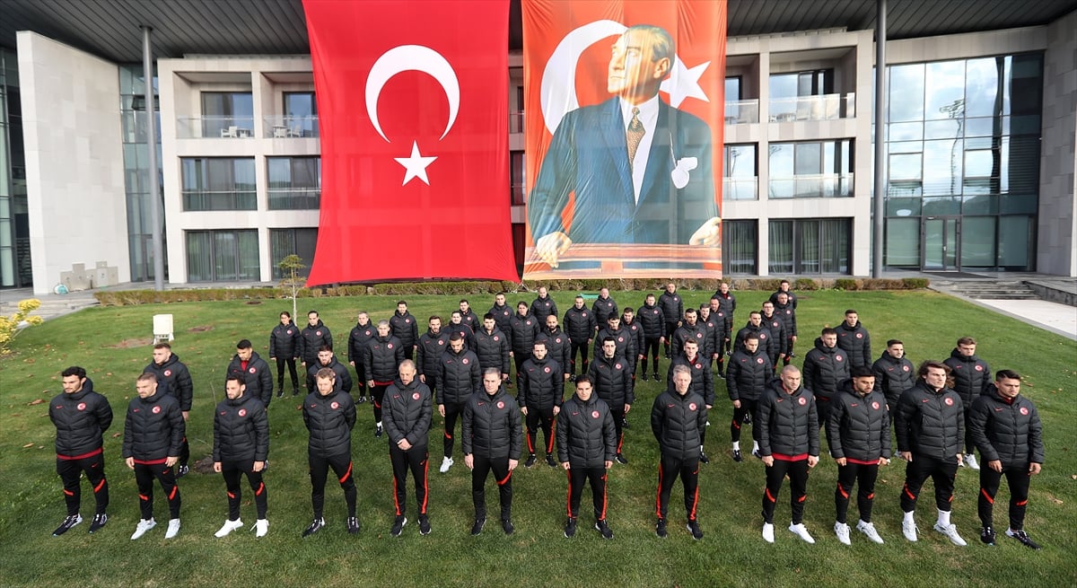 A Millî Takım, Ulu Önder Atatürk'ü andı