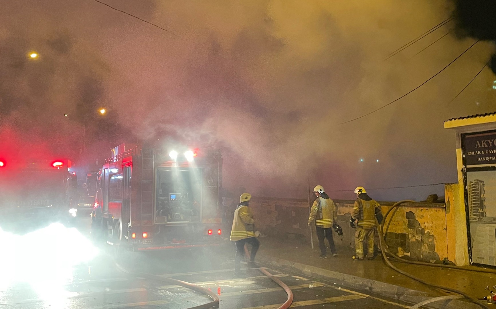 İstanbul'da gecekondu yangını. 1 kişi hayatını kaybetti