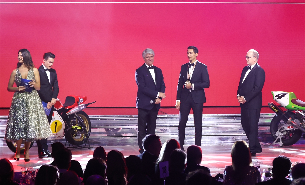 Dünya Superbike şampiyonu Toprak Razgatlıoğlu, ödülünü aldı