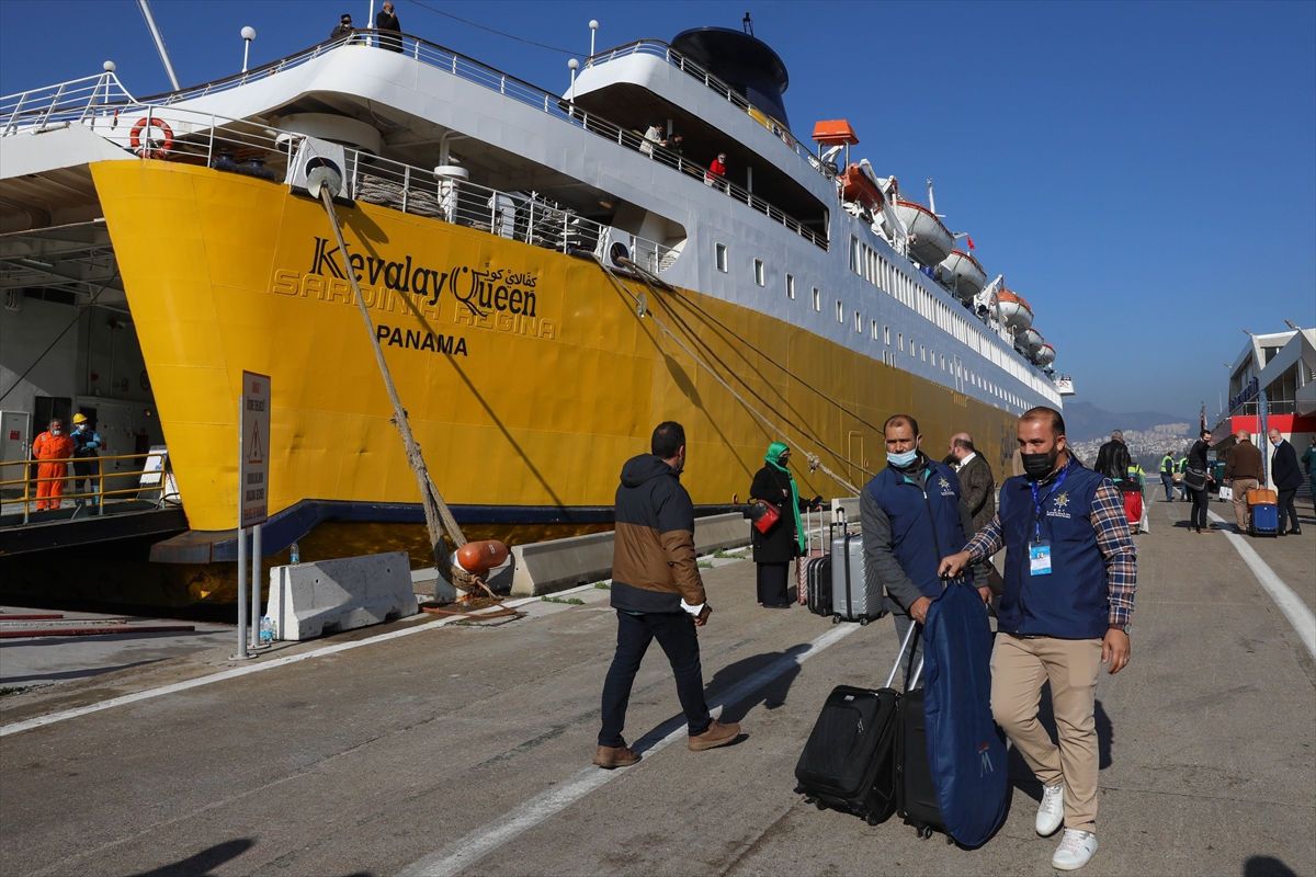 Libya'dan 25 yıl aranın ardından ilk yolcu gemisi İzmir'e ulaştı