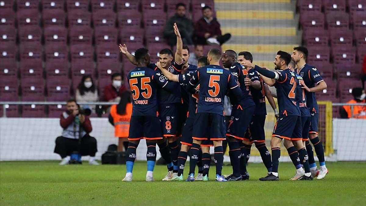 Medipol Başakşehir, Atakaş Hatayspor'u farklı yendi