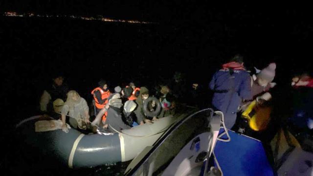 Türk karasularına geri itilen 92 göçmen kurtarıldı