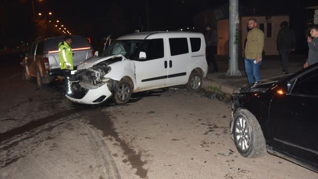 Antalya'da feci kaza: 1 ölü, 4 yaralı
