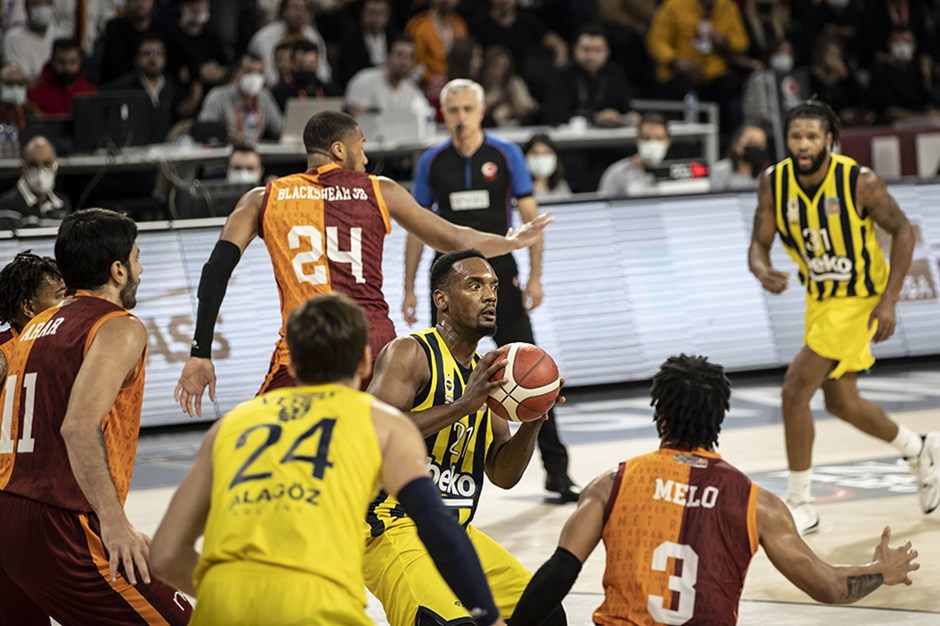 Basketbol derbisinde kazanan Fenerbahçe Beko