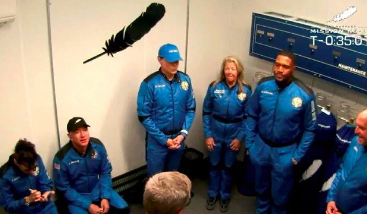 Jeff Bezos'un firması uzaya 3.turistik uçuşu yaptı