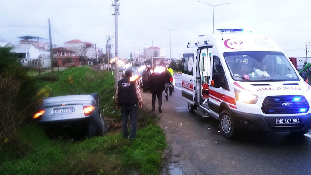 Turgutlu'da feci kaza: 3 yaralı