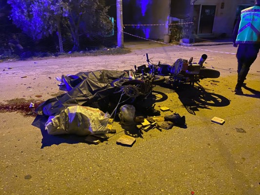 Antalya'da motosikletler çarpıştı, 2 sürücü hayatını kaybetti