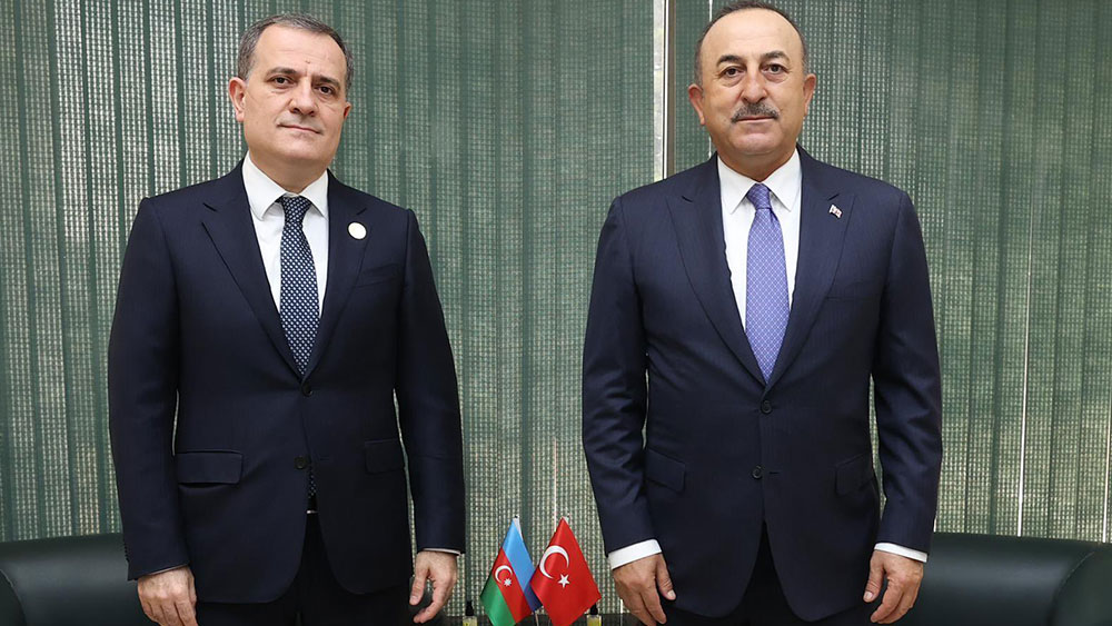Çavuşoğlu Azerbaycan mevkidaşı ile görüştü