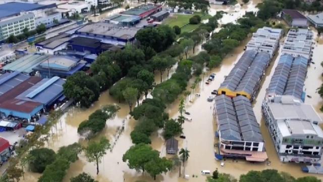 Malezya'da sel felaketi: 30 binden fazla kişi tahliye edildi