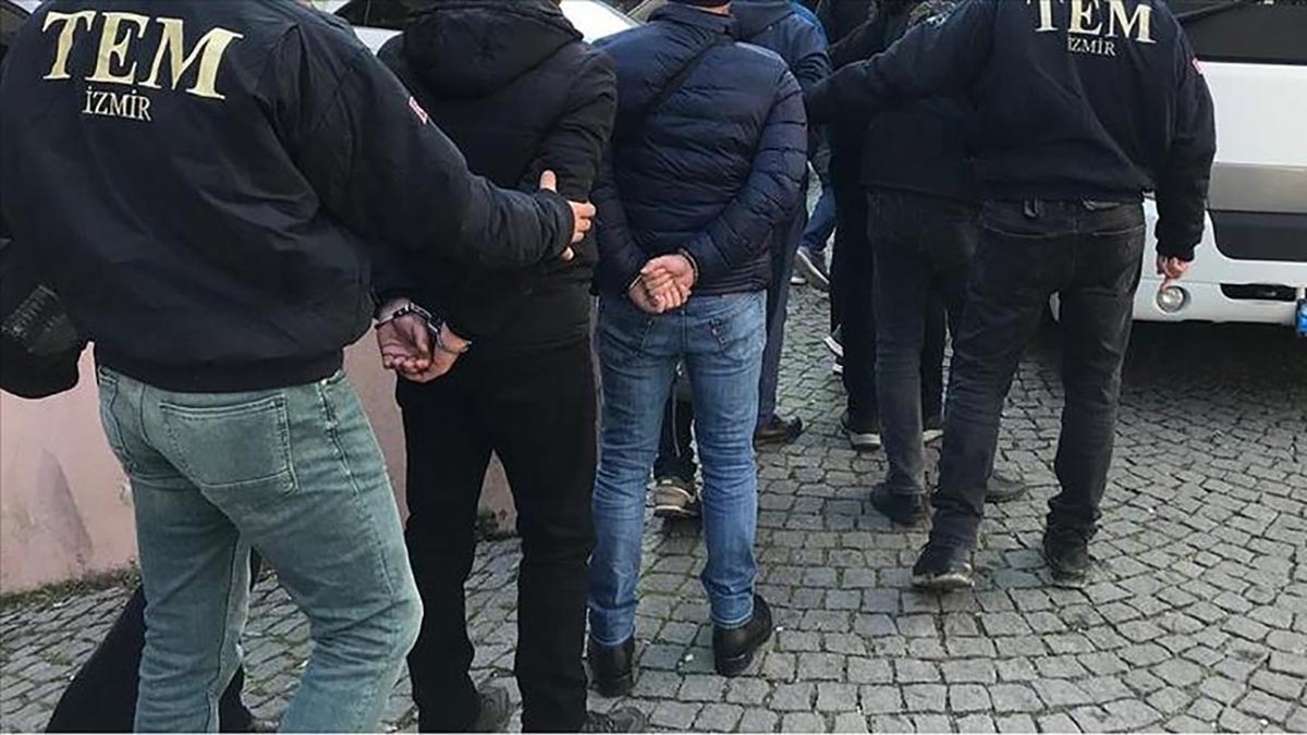 Bursa merkezli 4 ilde FETÖ operasyonu! 20 gözaltı