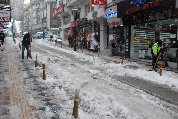 Bartın'da kar esareti 72 köyde elektrik yok