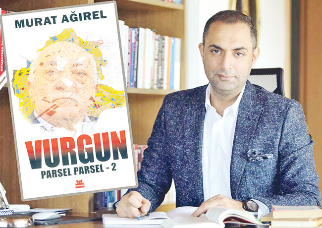 Murat Ağırel yeni kitabı Vurgun’u imzalıyor