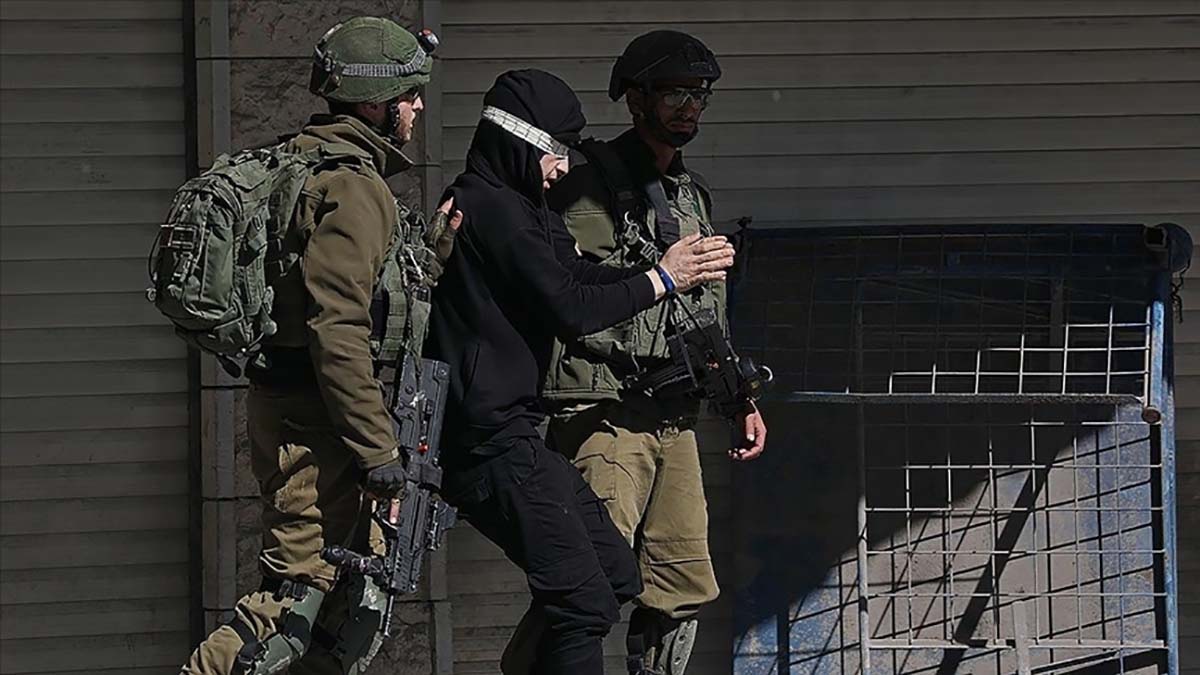 Batı Şeria'da 14 Filistinliyi gözaltına alındı