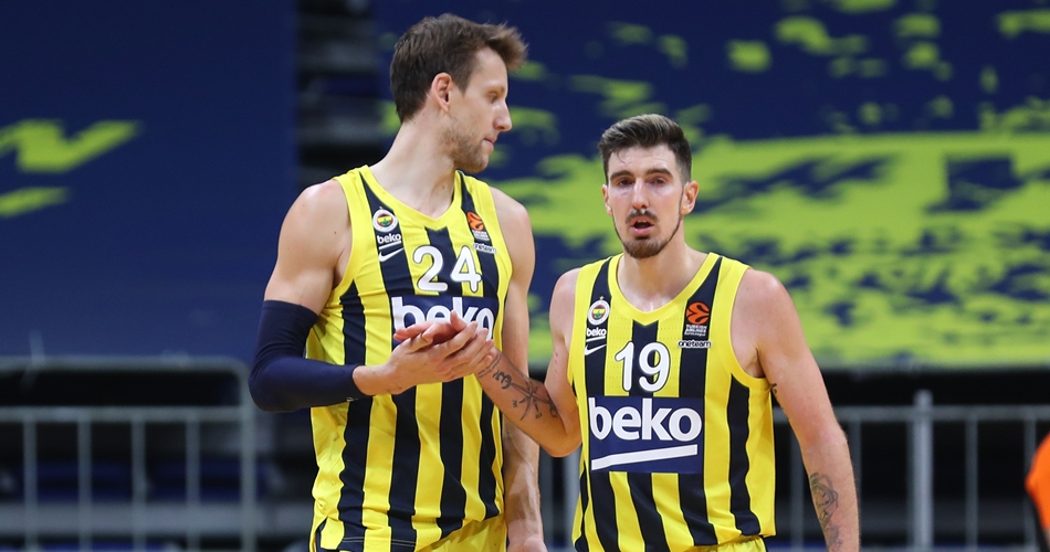 Fenerbahçe Beko'ya Jan Vesely ve Nando De Colo'dan kötü haber
