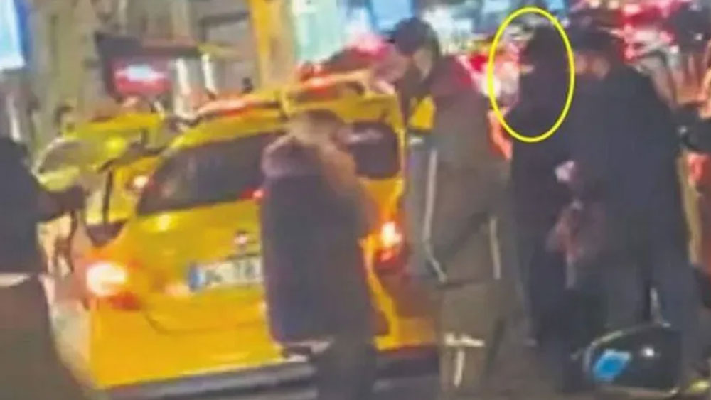 Taksi bulamayan Bülent Ersoy çıldırdı