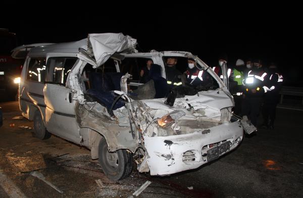 Manisa'da korkunç kaza: 2 kişi hayatını kaybetti