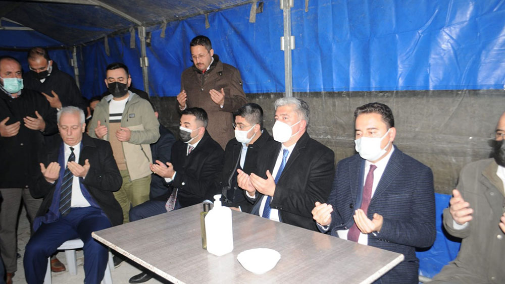 DEVA Partisi Genel Başkanı Ali Babacan’dan Ceyhan’da taziye ziyareti