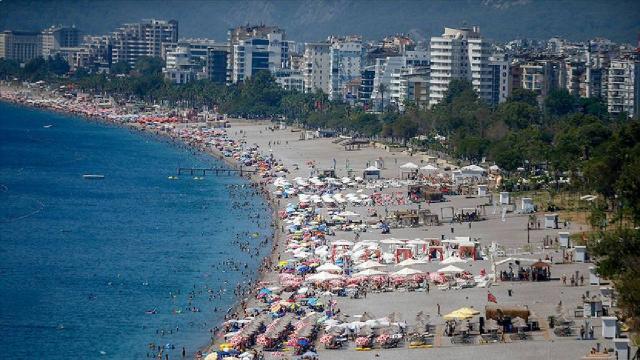 Antalya geçen yıl 9 milyon turist ağırladı