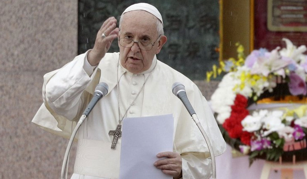 Papa Francis: Kadına şiddet tanrıya hakarettir
