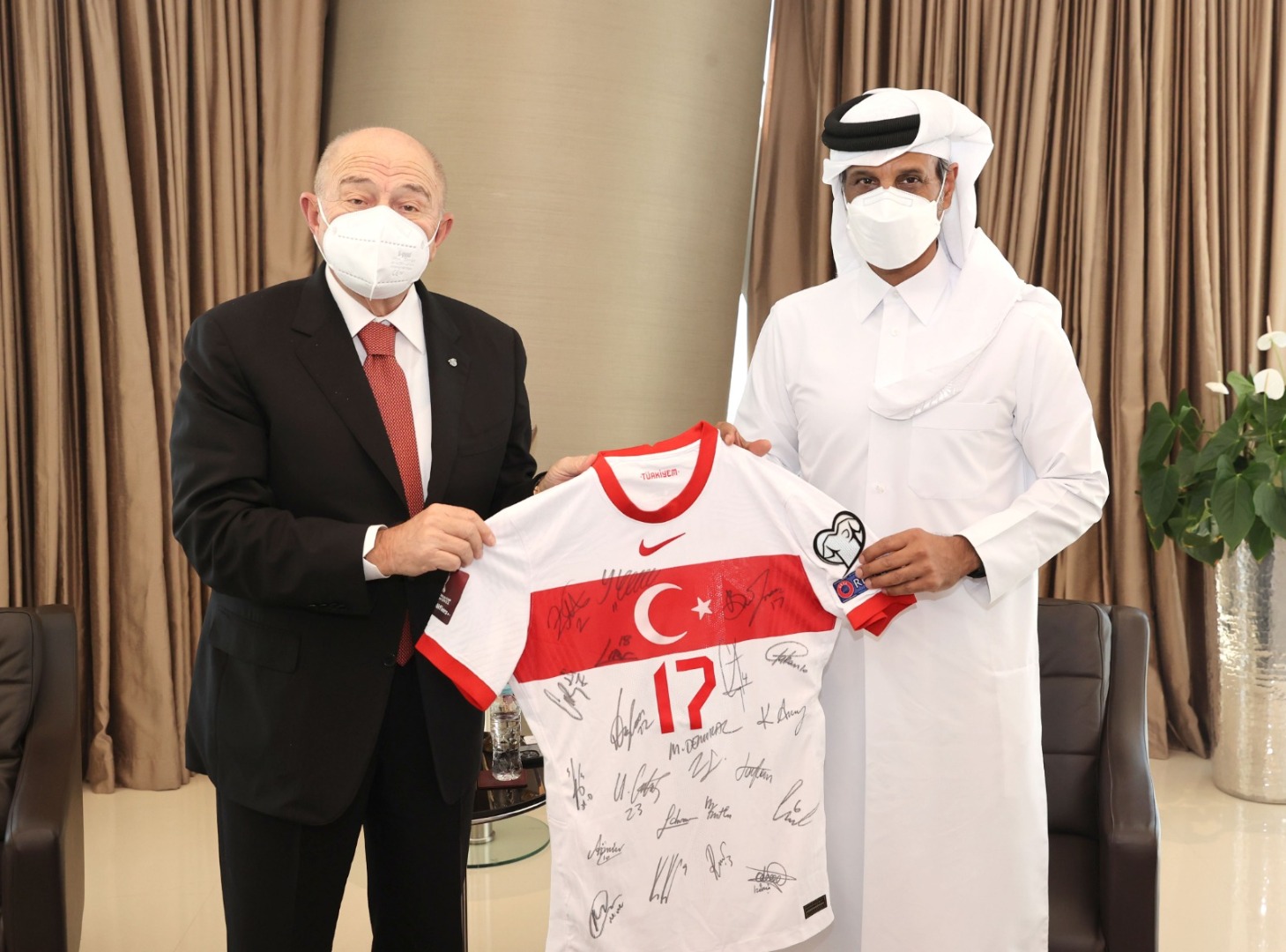 TFF Başkanı Özdemir Katar Futbol Federasyonu Başkanı'nı ziyaret etti