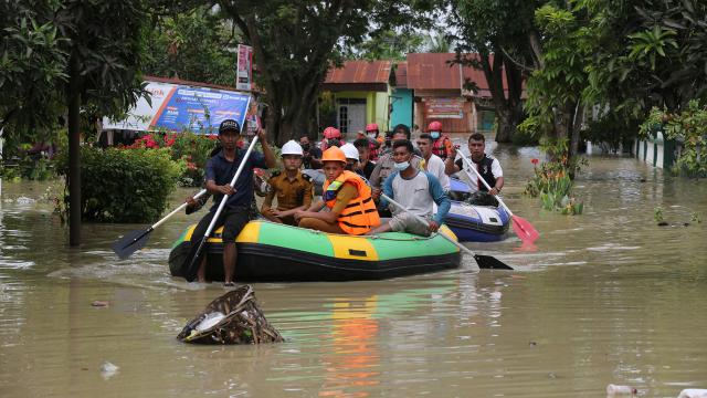 Endonezya'da sel felaketi. 8 can kaybı
