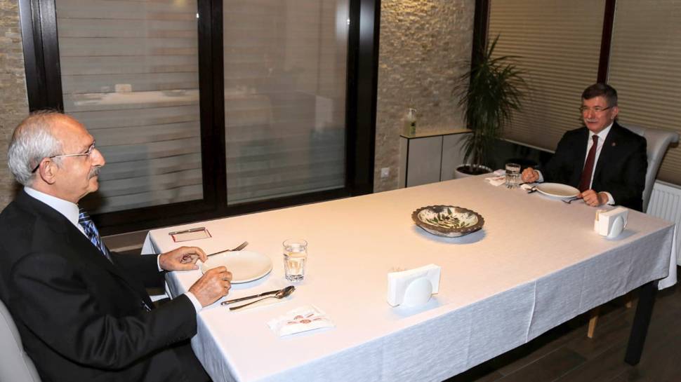 Kılıçdaroğlu ve Davutoğlu'ndan sürpriz görüşme