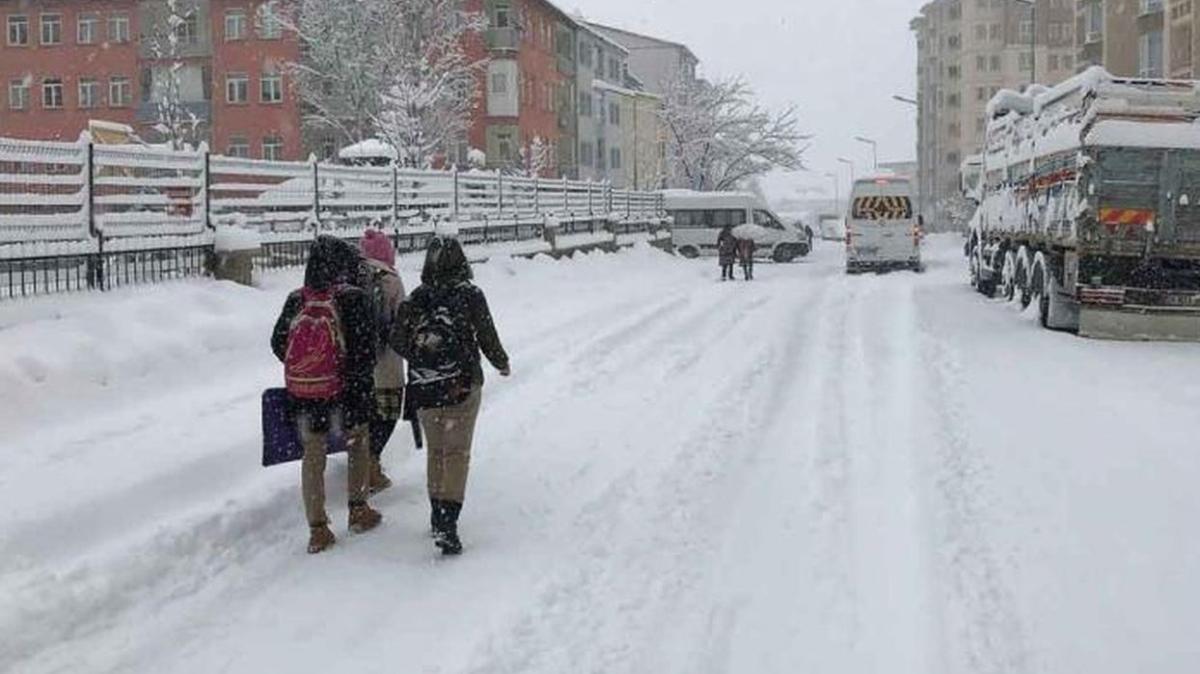 Burdur'da okullar yarın tatil edildi