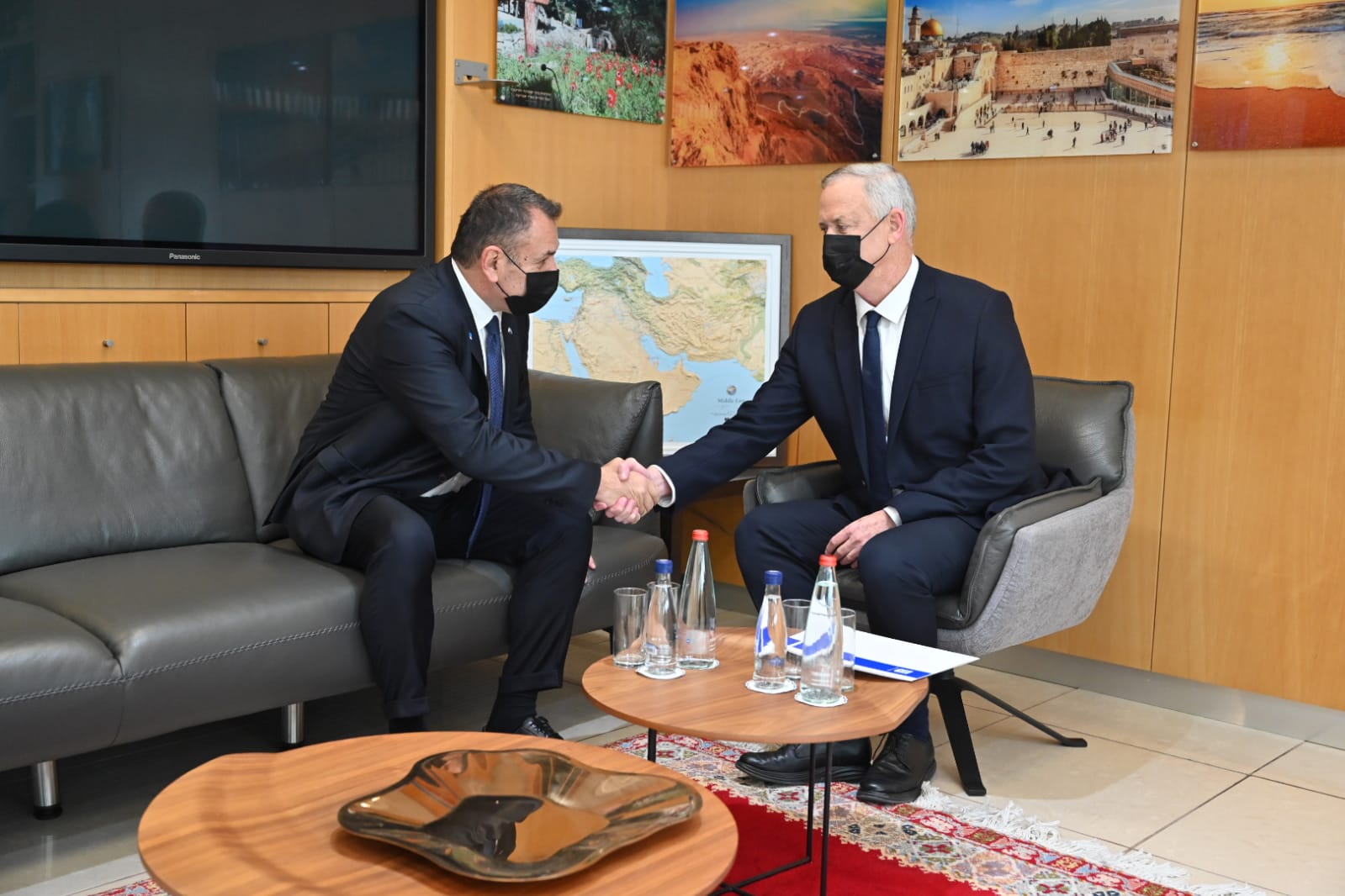 İsrail Savunma Bakanı, Yunan mevkidaşı ile görüştü