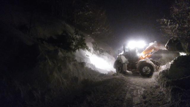Kastamonu'da kar yağışı: Yollar ulaşıma kapandı