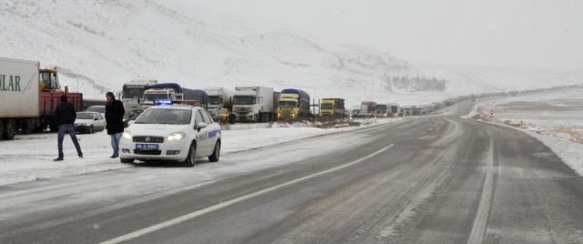 Son dakika... Aksaray-Ankara yolu ulaşıma kapatıldı