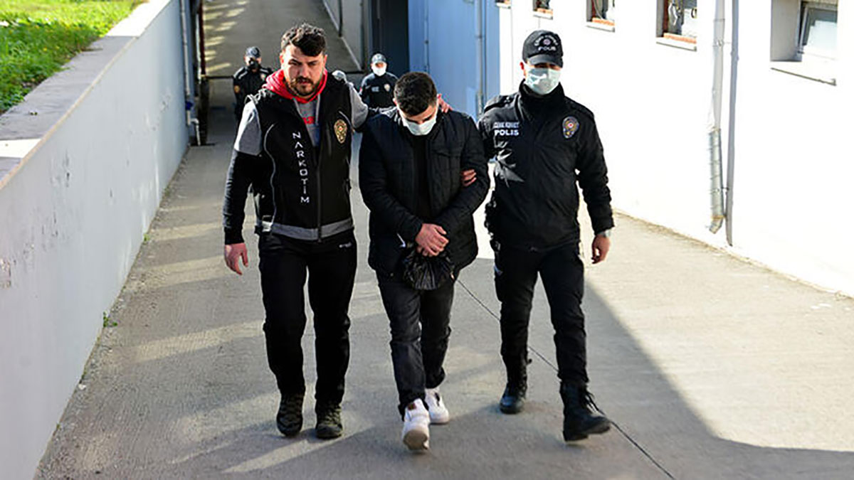 Adana’daki evinden bonzai ve eroin çıktı! Polisteki ifadesi şaşkına çevirdi
